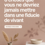 Une femme réfléchissant à sa succession tout en consultant des documents légaux pour sa fiducie.