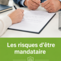 Femme discutant des enjeux de la procuration avec un conseiller financier.